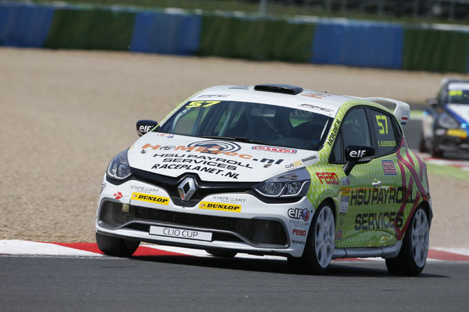 Renault Clio Cup Benelux in actie tijdens Masters weekend op Circuitpark Zandvoort